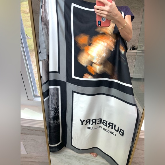 Authentic BURBERRY Silk Montage Print Large Square Scarf Monochrome. - Picture 6 of 10